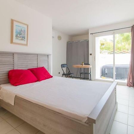 Superbe Studio Avec Jacuzzi Prive Apartment แซ็งแตนน์ ภายนอก รูปภาพ