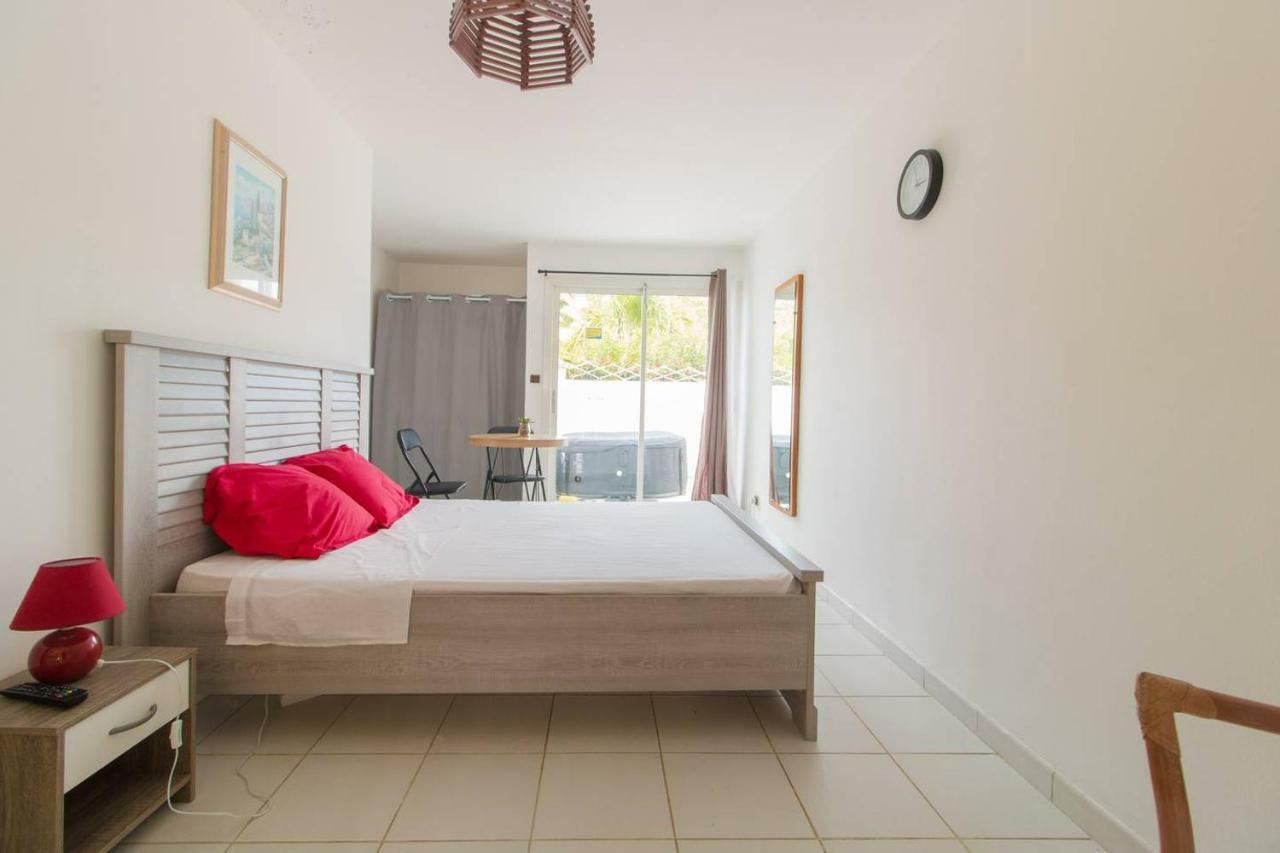 Superbe Studio Avec Jacuzzi Prive Apartment แซ็งแตนน์ ภายนอก รูปภาพ
