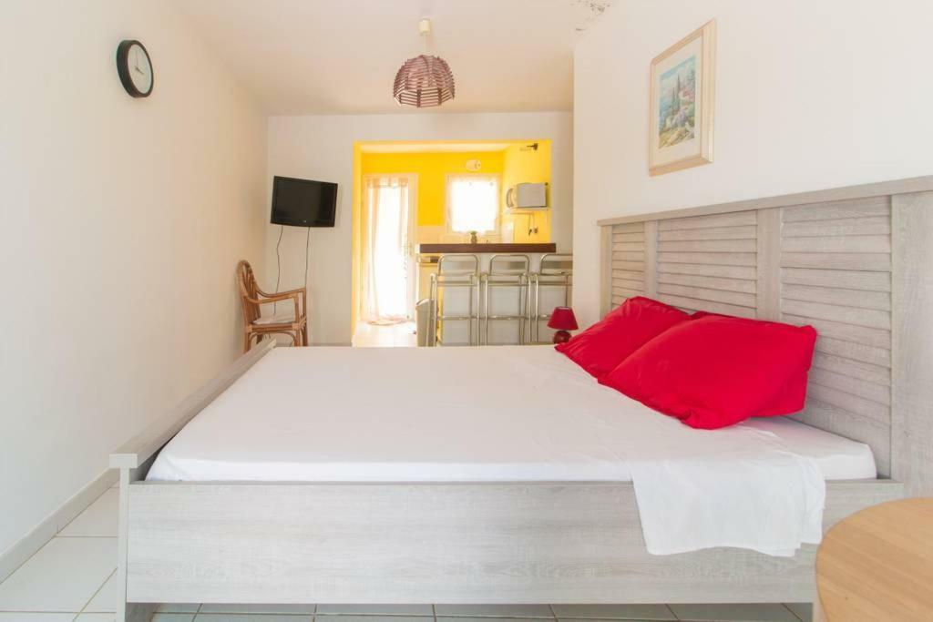 Superbe Studio Avec Jacuzzi Prive Apartment แซ็งแตนน์ ภายนอก รูปภาพ